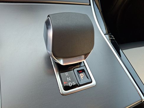 Used 2026 Land Rover Range Rover Velar S AWD/4WD image 15