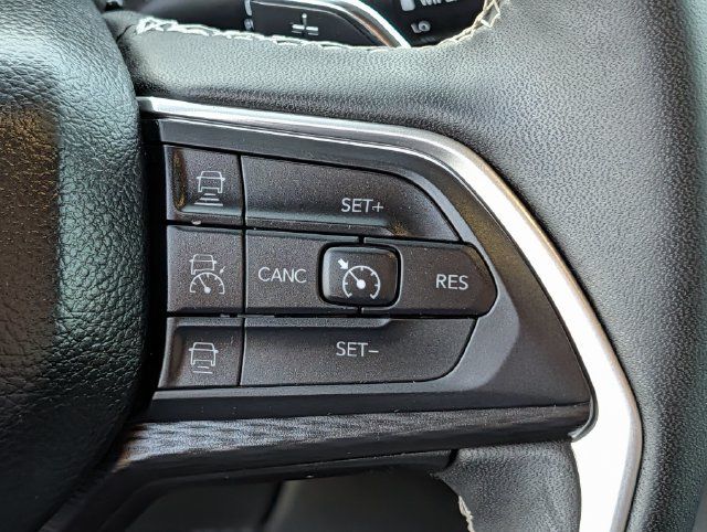 Used 2024 Jeep Grand Cherokee L Altitude AWD/4WD image 20