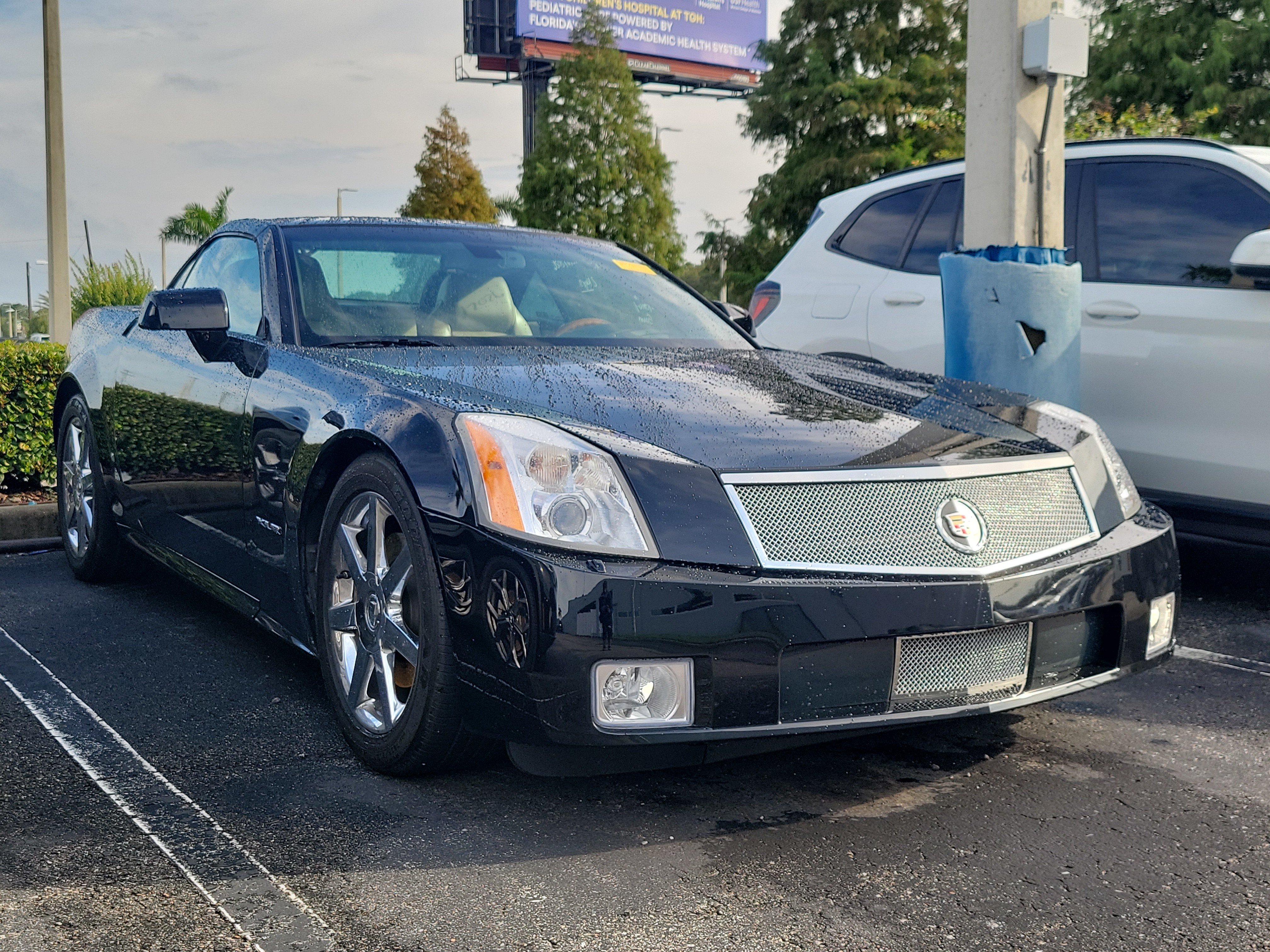 Used 2008 Cadillac XLR RWD image 2