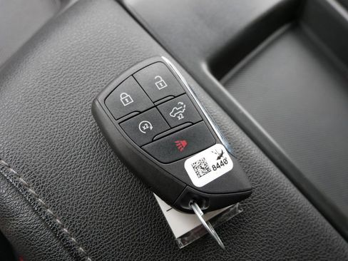 Used 2023 GMC Sierra 1500 SLE image 24