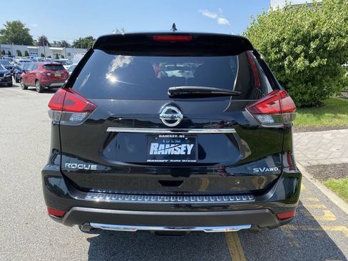 Used 2018 Nissan Rogue SV w/ Sun & Sound Touring Package AWD/4WD image 7
