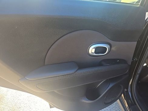 Used 2015 Kia Soul image 26