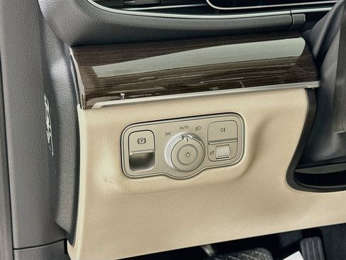Certified 2025 Mercedes-Benz GLE 350 4MATIC image 11