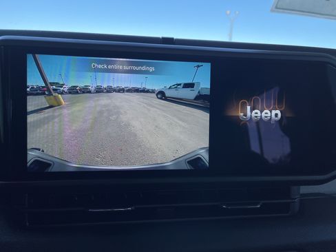 New 2025 Jeep Gladiator Sport image 25