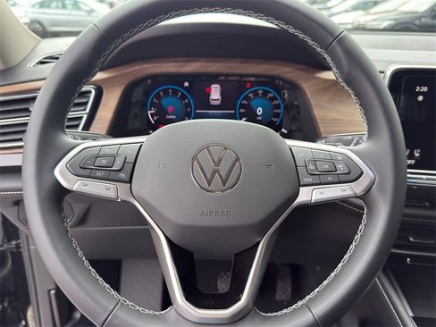 New 2026 Volkswagen Atlas SE image 15