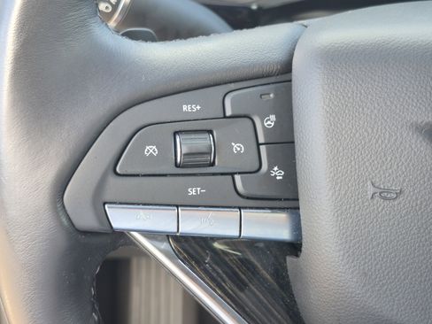 Used 2020 Cadillac XT6 Premium Luxury FWD image 35