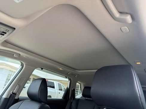 Used 2023 Nissan Rogue SV w/ SV Premium B Package FWD image 30