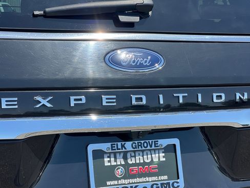 Used 2023 Ford Expedition Limited image 47