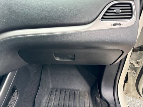Used 2018 Dodge Journey Crossroad w/ Popular Equipment Group FWD image 17