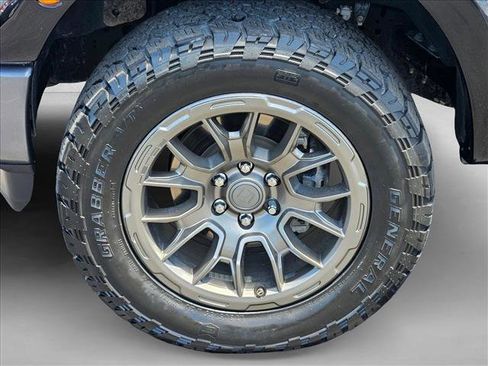 Used 2022 Ford F150 XLT w/ Equipment Group 302A High AWD/4WD image 25