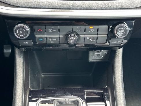 Used 2024 Jeep Compass Latitude w/ Altitude Special Edition AWD/4WD image 22