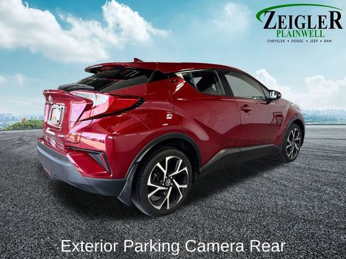 Used 2018 Toyota C-HR XLE FWD image 6