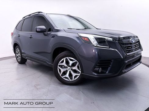 Used 2022 Subaru Forester Premium AWD/4WD image 1