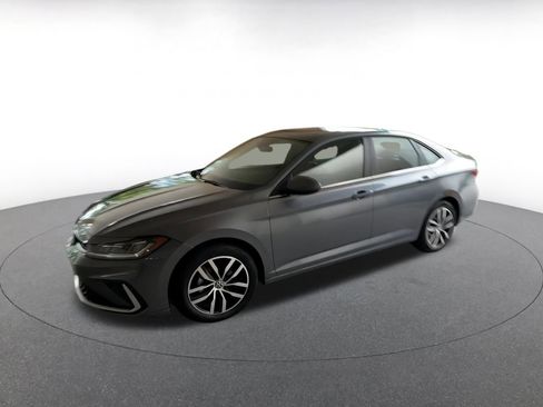 Used 2025 Volkswagen Jetta SE image 8