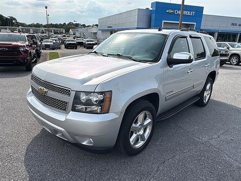 Used 2010 Chevrolet Tahoe LT w/ Regional Value Package RWD image 2