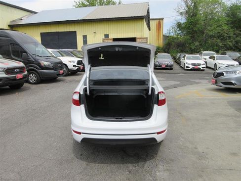 Used 2019 Ford Fiesta SE image 5