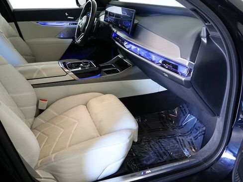 Used 2023 BMW 760i xDrive AWD/4WD image 39