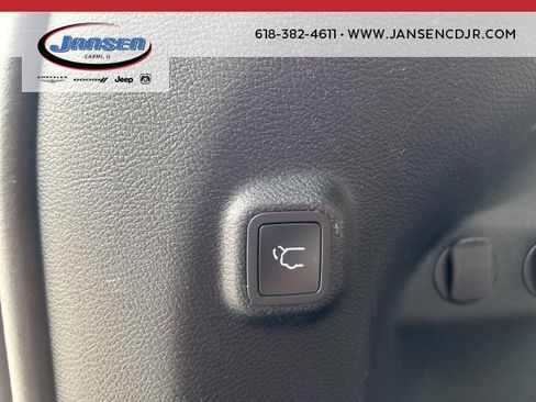 Used 2023 Jeep Cherokee Altitude Lux image 35