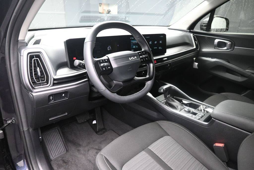 Used 2026 Kia Sorento LX FWD image 19