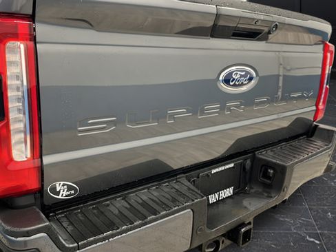 Used 2023 Ford F250 XLT w/ XLT Premium Package AWD/4WD image 38