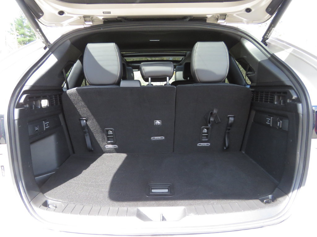 Used 2024 MAZDA CX-90 Plug-In Hybrid w/ Premium Plus AWD/4WD image 18