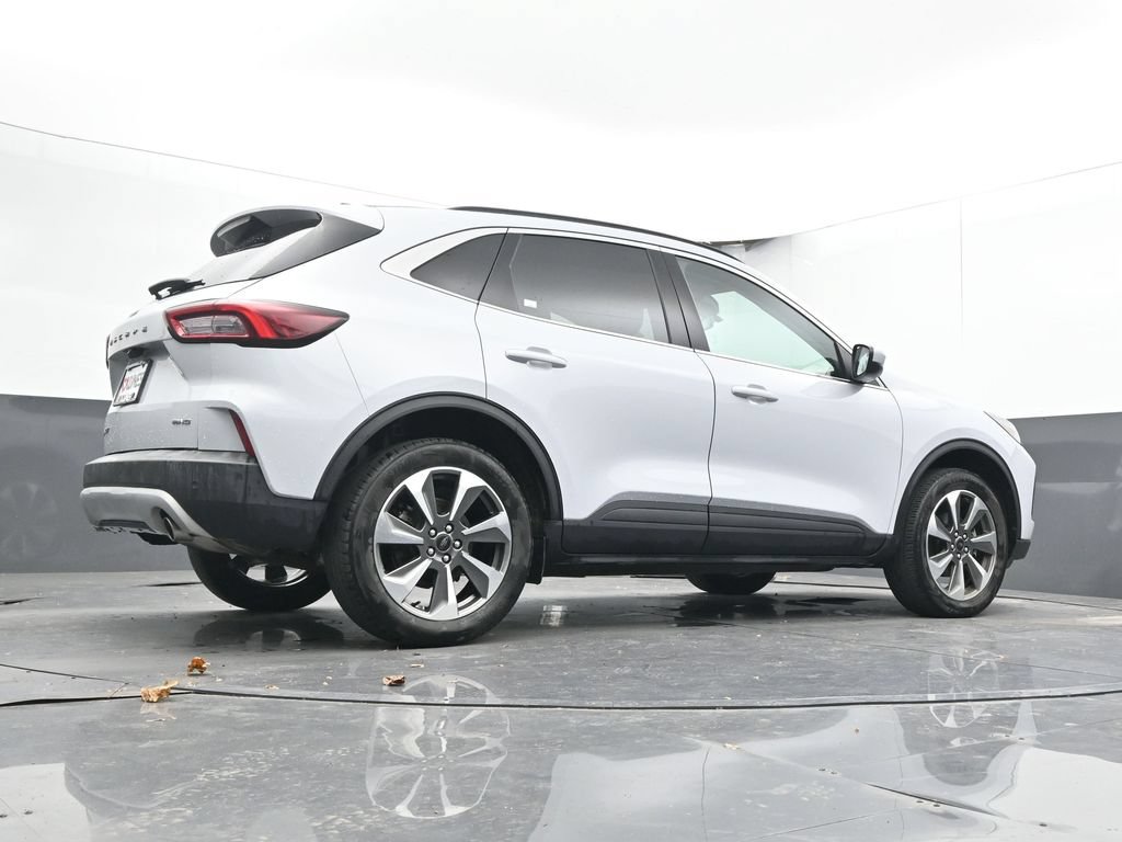 Used 2025 Ford Escape Platinum AWD/4WD image 23