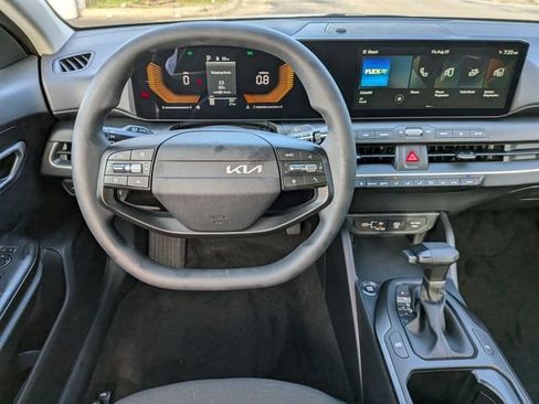 New 2026 Kia K4 FWD image 16