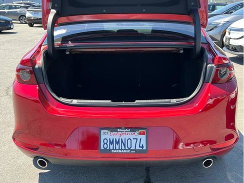 Used 2019 MAZDA MAZDA3 Sedan w/ Preferred Package FWD image 5
