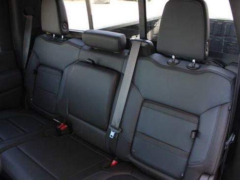 Used 2023 GMC Sierra 2500 Denali w/ Technology Package AWD/4WD image 23