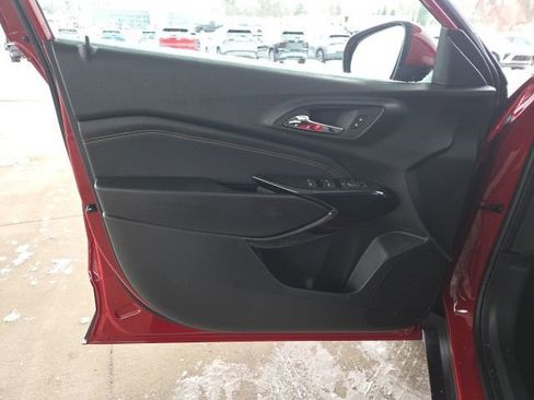 New 2026 Chevrolet Trax LT w/ Sunroof Package image 25