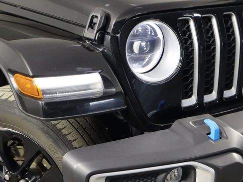Used 2023 Jeep Wrangler Unlimited Sahara w/ Cold Weather Group AWD/4WD image 42