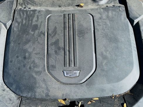 Used 2024 Cadillac Lyriq Luxury w/ LPO, Floor Liner Package AWD/4WD image 10