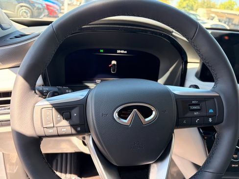 Certified 2027 INFINITI QX60 Luxe w/ Family Package FWD image 33