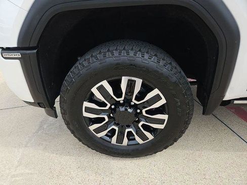 Used 2025 GMC Sierra 2500 Denali Ultimate AWD/4WD image 32
