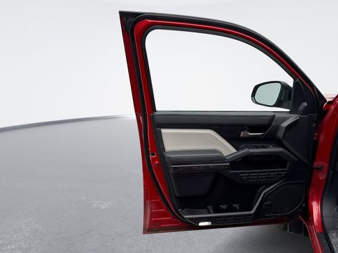 Used 2024 Toyota Tacoma Limited w/ Limited Package (LT) image 9