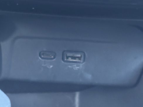 Used 2025 Chevrolet Trax LT image 6