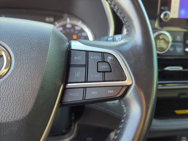Used 2023 Toyota Highlander XLE FWD image 14