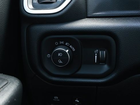 Used 2020 RAM 1500 Big Horn RWD image 16
