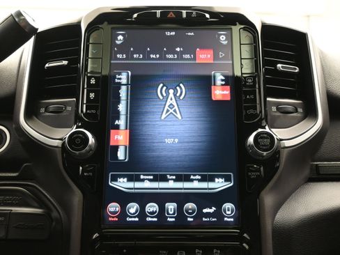 Used 2021 RAM 2500 Big Horn w/ Level 2 Equipment Group AWD/4WD image 29