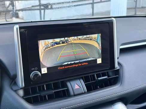 Used 2025 Toyota RAV4 LE image 17