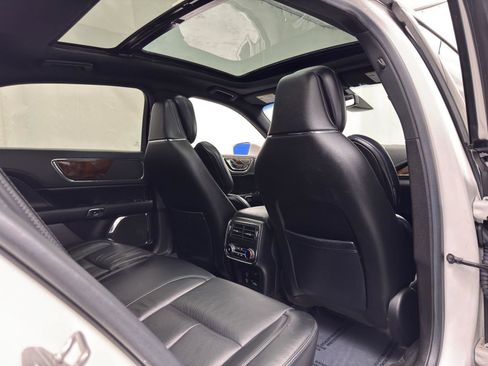 Used 2017 Lincoln Continental Reserve w/ Technology Package image 31