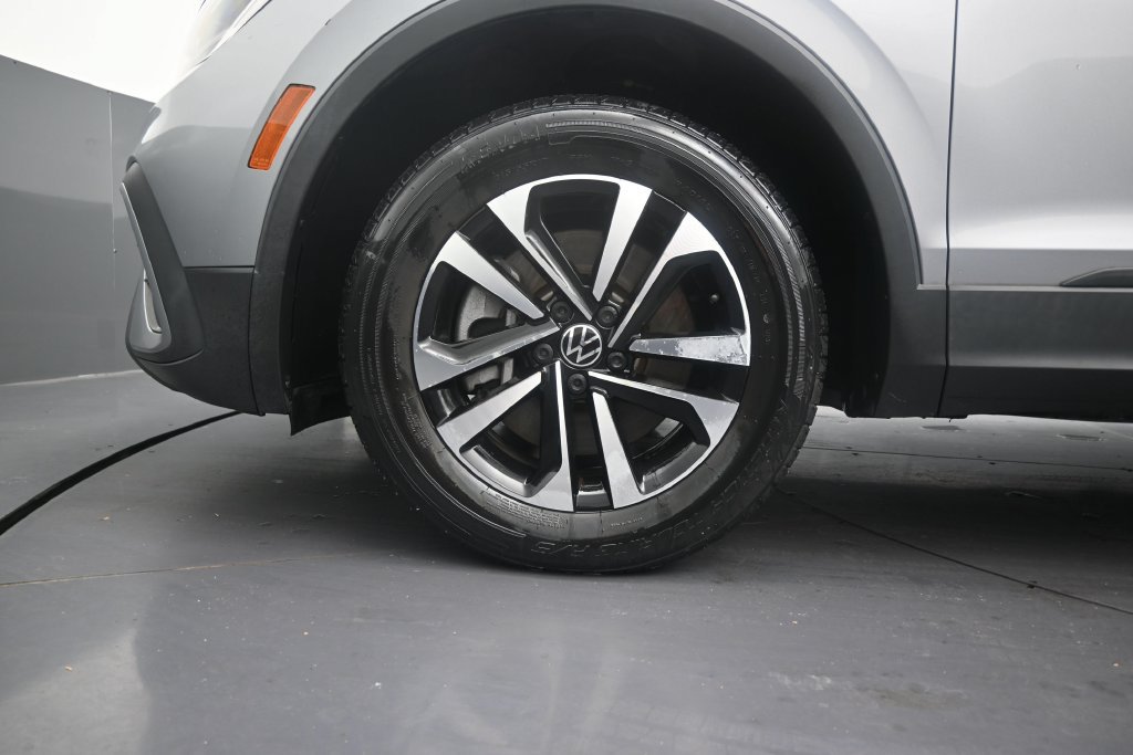 Used 2022 Volkswagen Tiguan S FWD image 9