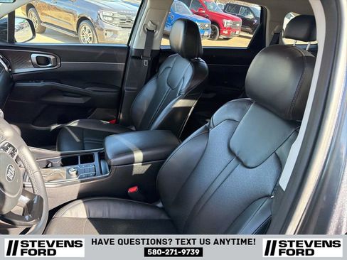Used 2021 Kia Sorento S image 14
