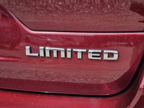 Used 2023 Jeep Grand Cherokee Limited w/ Luxury Tech Group II AWD/4WD image 10
