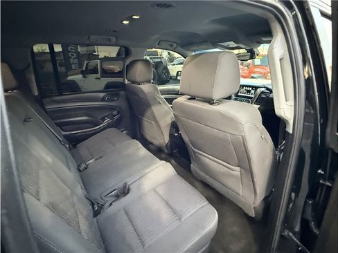 Used 2017 Chevrolet Suburban LS image 27