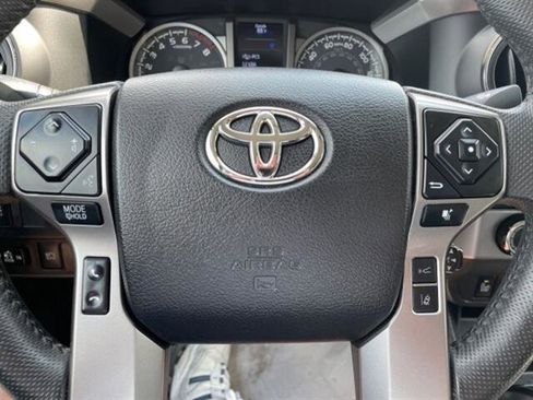 Used 2022 Toyota Tacoma SR5 image 15