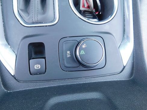Used 2019 Chevrolet Traverse LT FWD image 40