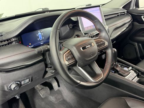 Used 2022 Jeep Compass Trailhawk w/ Trailhawk Elite Group image 22