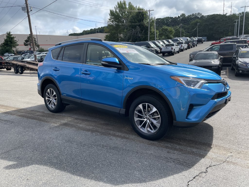 Used 2018 Toyota RAV4 LE AWD/4WD image 6