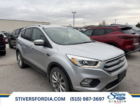 Used 2017 Ford Escape Titanium image 1